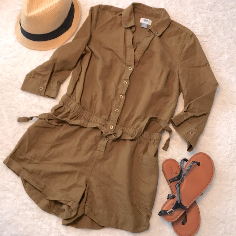 Old Navy Olive Romper 🫒